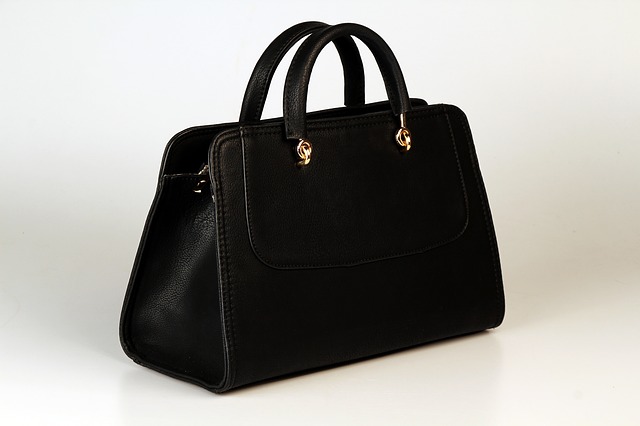 luxusní černá kabelka